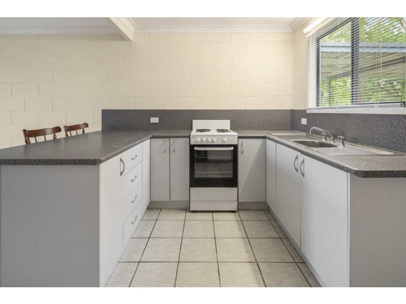 2/9 Salmon Street, Cannonvale QLD 4802