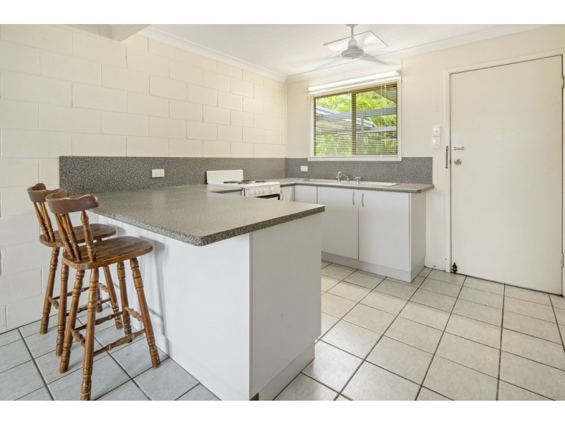 2/9 Salmon Street, Cannonvale QLD 4802