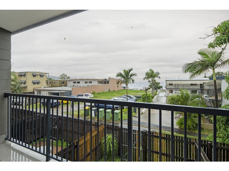 2/9 Salmon Street, Cannonvale QLD 4802