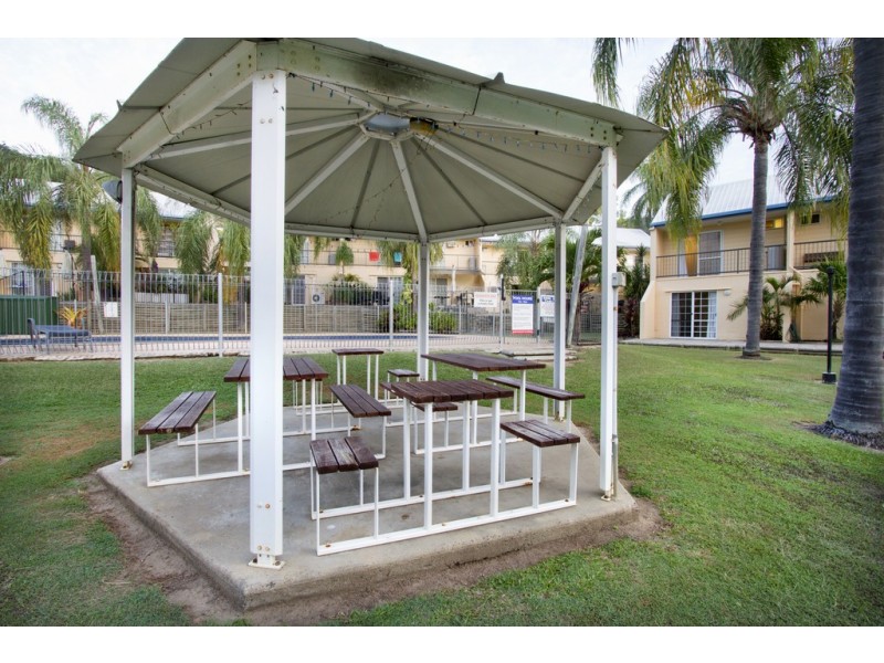 13/11 Island Drive, Cannonvale QLD 4802
