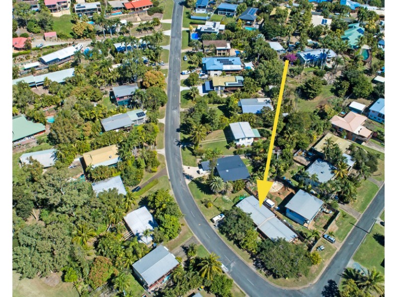 6 Manooka Drive, Cannonvale QLD 4802