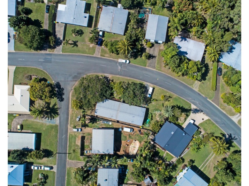 6 Manooka Drive, Cannonvale QLD 4802