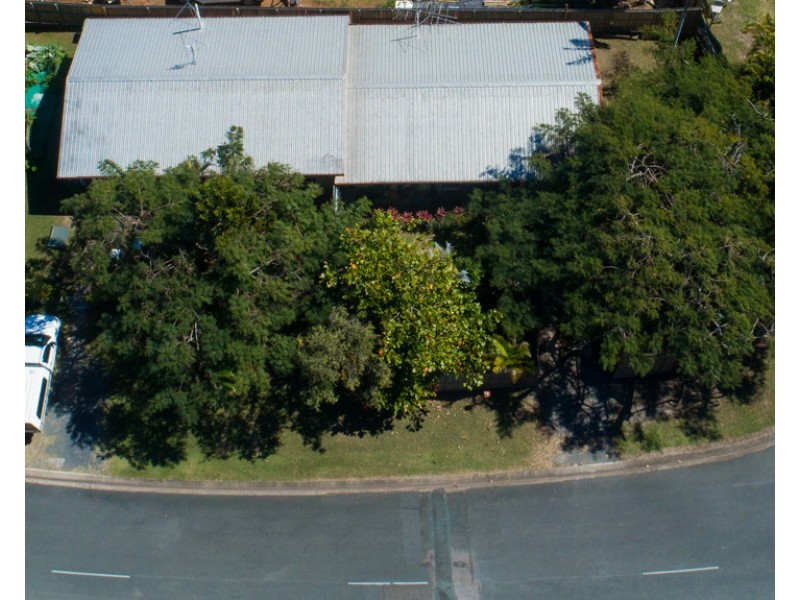 6 Manooka Drive, Cannonvale QLD 4802