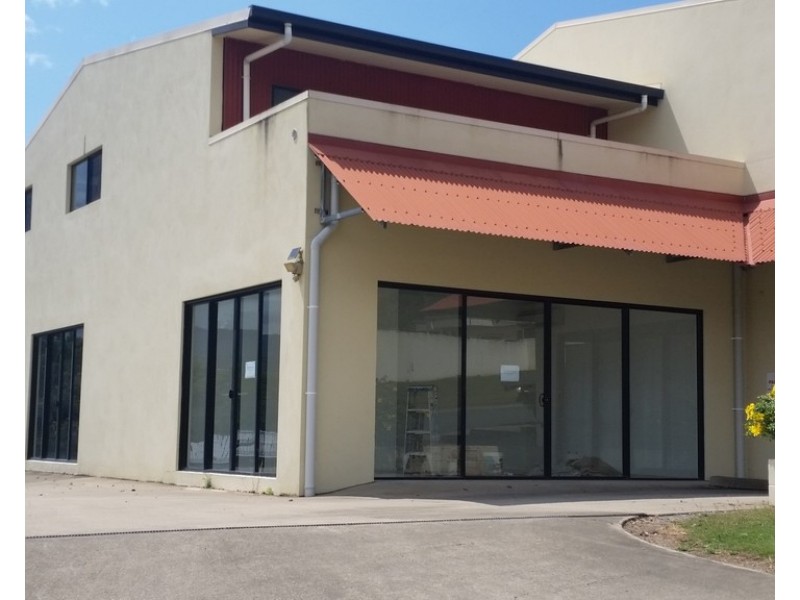 8a Commerce Close, Cannonvale QLD 4802