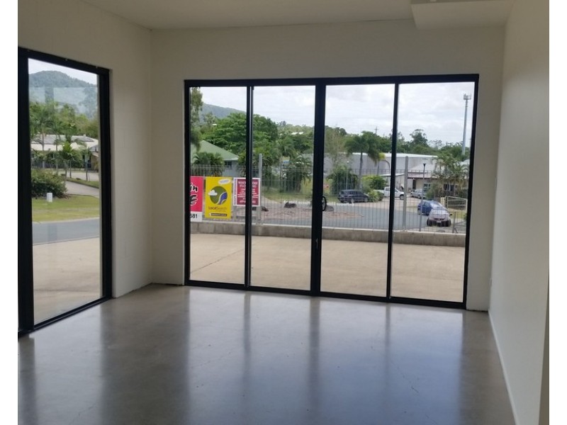 8a Commerce Close, Cannonvale QLD 4802