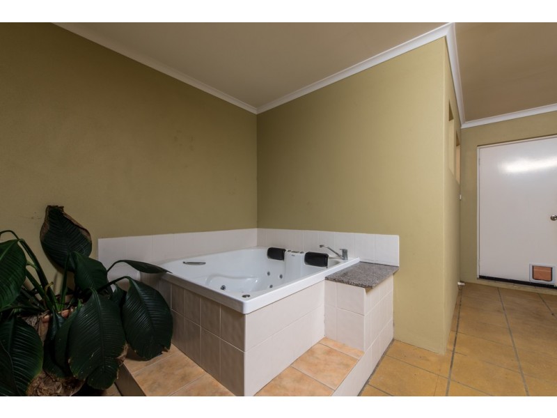 18/21 Shute Harbour Road, Cannonvale QLD 4802