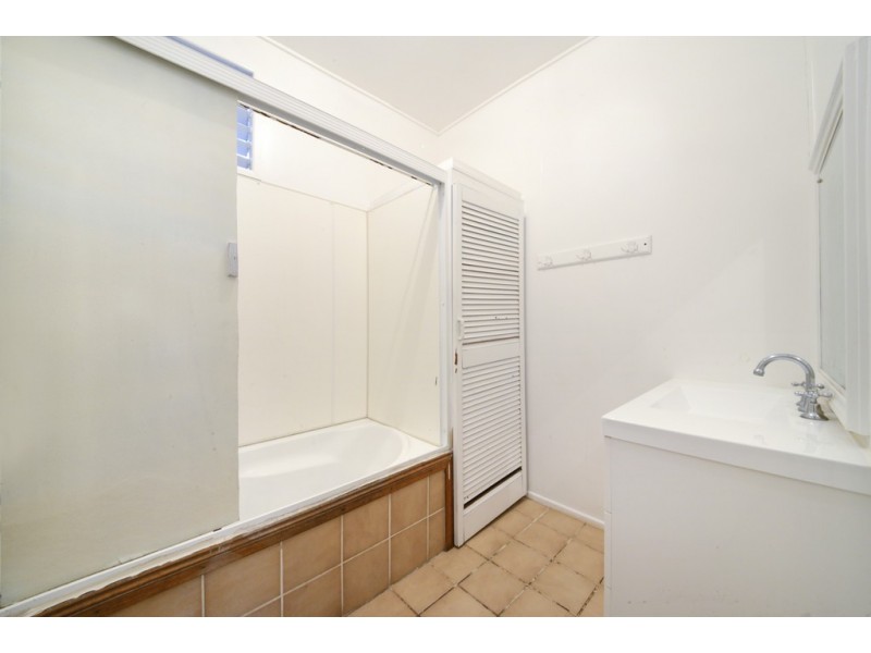 136 Shute Harbour Road, Cannonvale QLD 4802