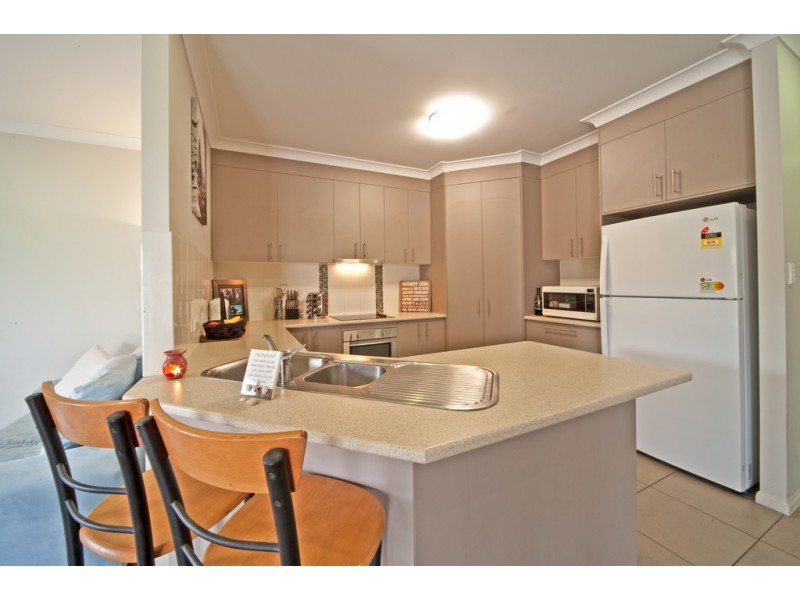 1 and 2 / 48 South Molle Boulevard, Cannonvale QLD 4802