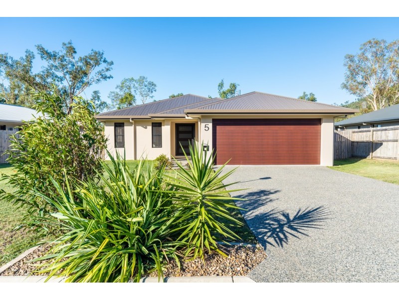 5 Grevillea Place, Cannonvale QLD 4802