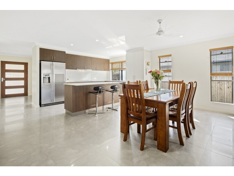 5 Grevillea Place, Cannonvale QLD 4802