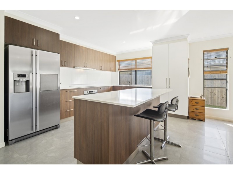 5 Grevillea Place, Cannonvale QLD 4802