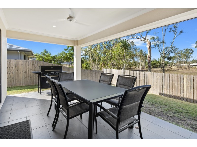 5 Grevillea Place, Cannonvale QLD 4802