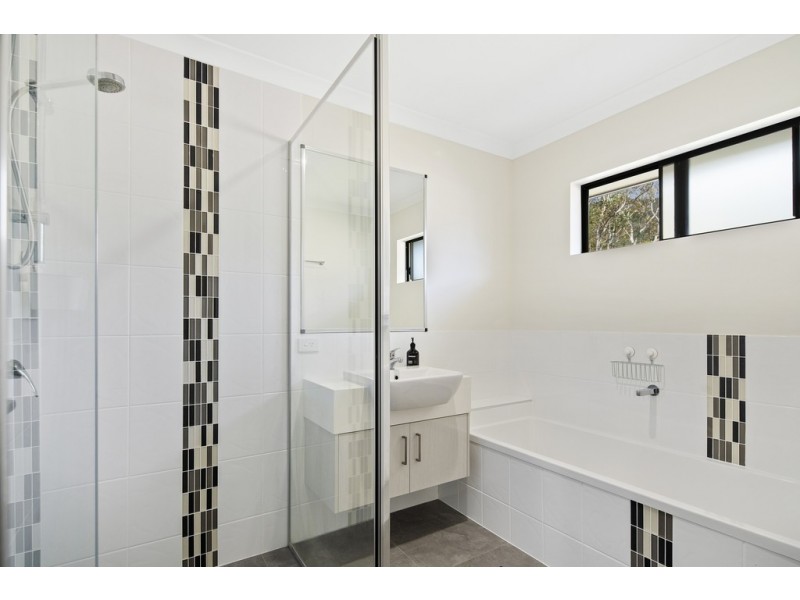 5 Grevillea Place, Cannonvale QLD 4802