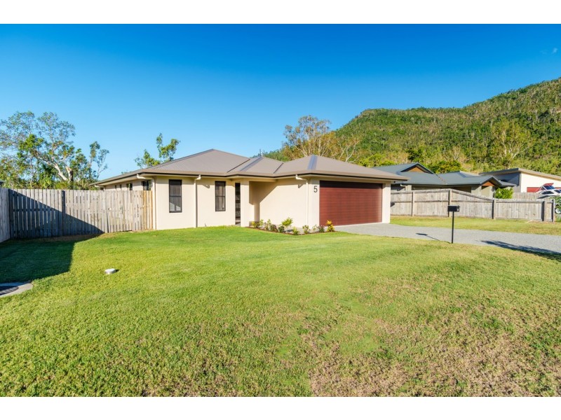 5 Grevillea Place, Cannonvale QLD 4802
