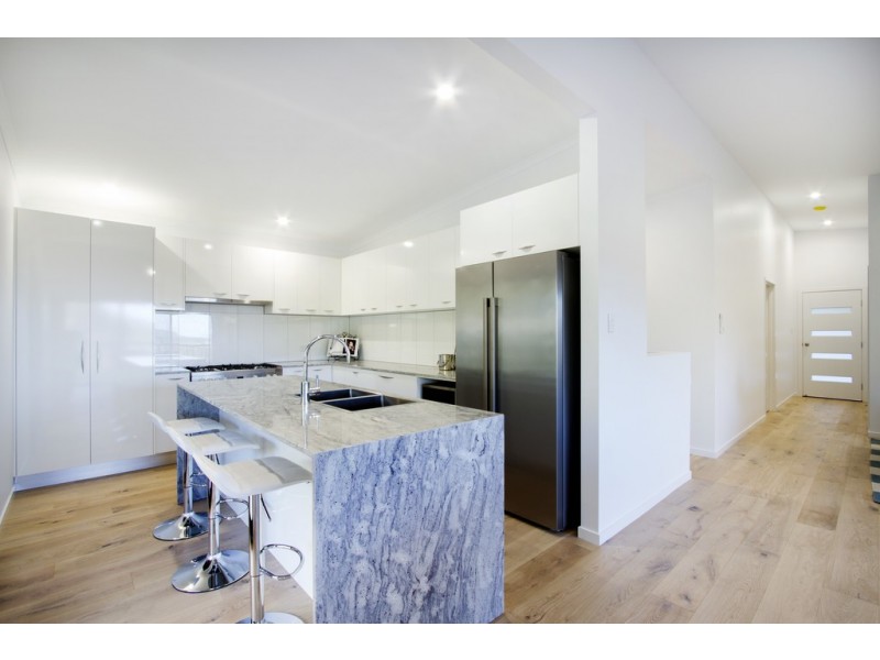 15 Seaview Drive, Airlie Beach QLD 4802