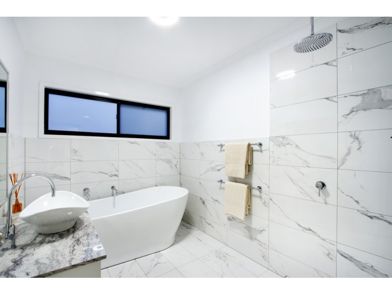 15 Seaview Drive, Airlie Beach QLD 4802