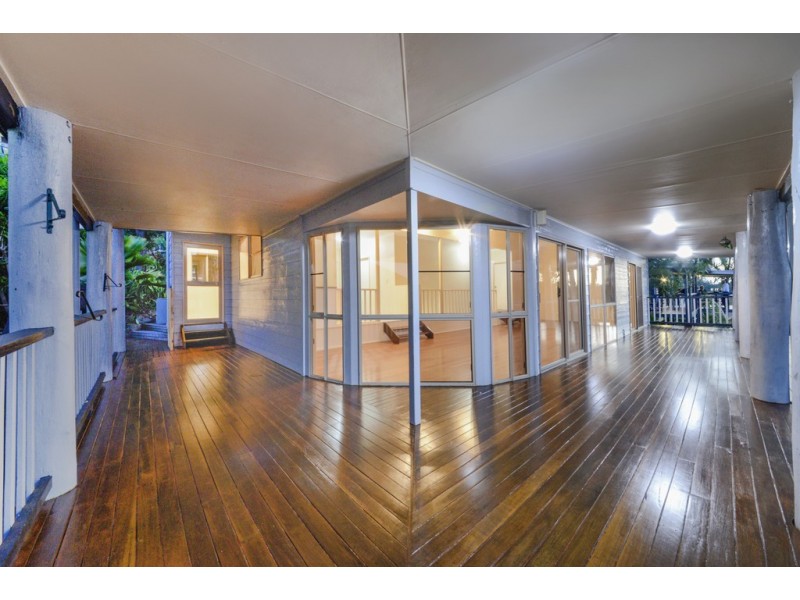 5 Woodwark Crescent, Cannonvale QLD 4802