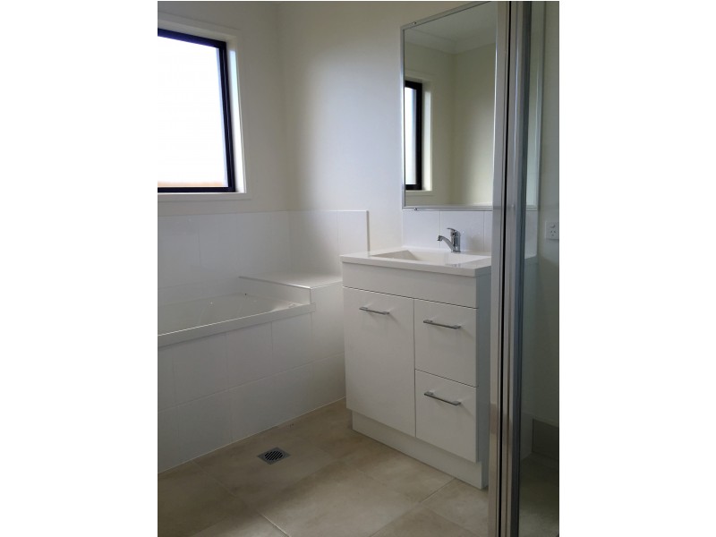 32 Trader Crescent, Cannonvale QLD 4802