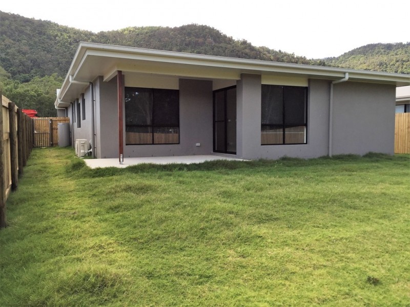 32 Trader Crescent, Cannonvale QLD 4802