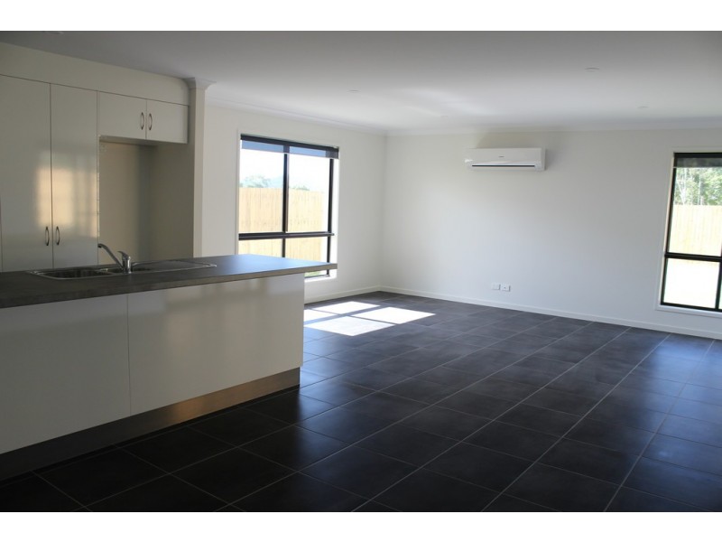 45 Trader Crescent, Cannonvale QLD 4802