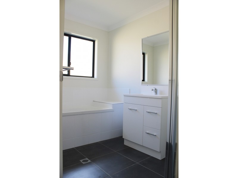 45 Trader Crescent, Cannonvale QLD 4802