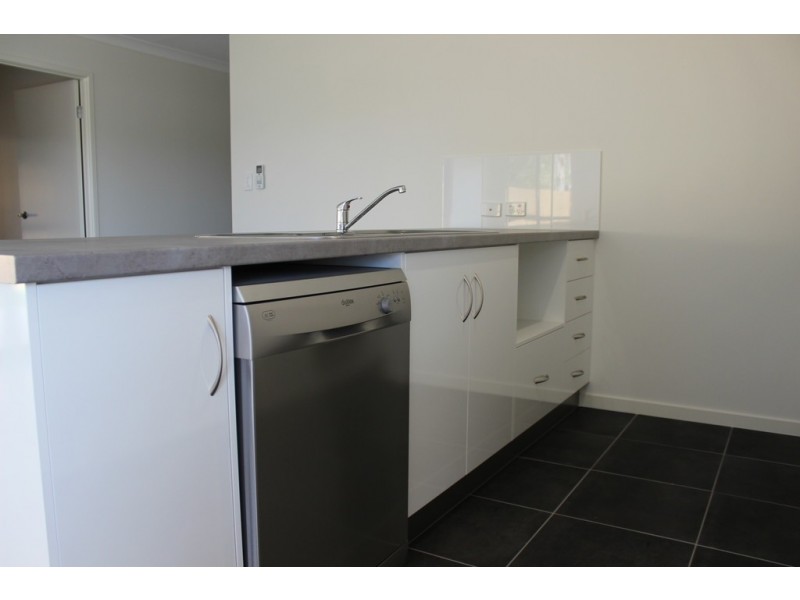 45 Trader Crescent, Cannonvale QLD 4802