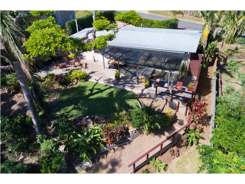 32 Manooka Drive, Cannonvale QLD 4802