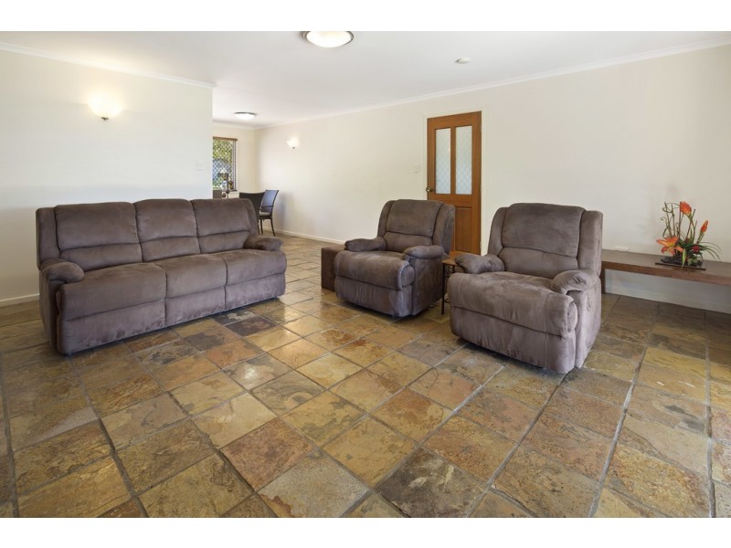 32 Manooka Drive, Cannonvale QLD 4802