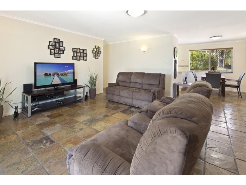 32 Manooka Drive, Cannonvale QLD 4802