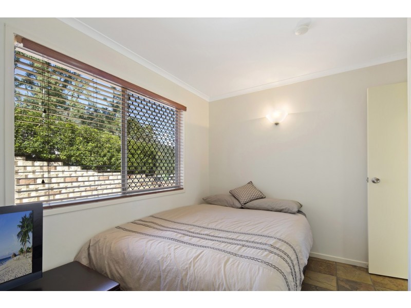 32 Manooka Drive, Cannonvale QLD 4802