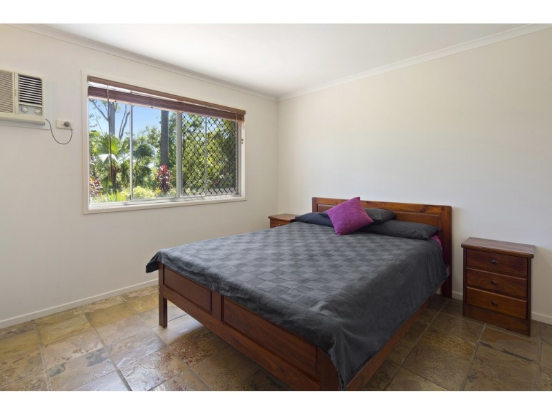32 Manooka Drive, Cannonvale QLD 4802