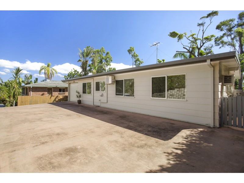 32 Manooka Drive, Cannonvale QLD 4802
