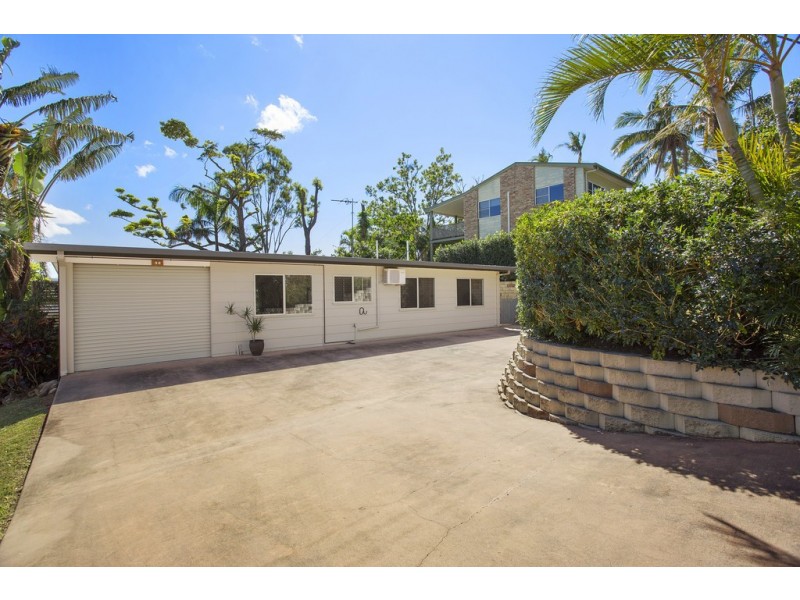 32 Manooka Drive, Cannonvale QLD 4802