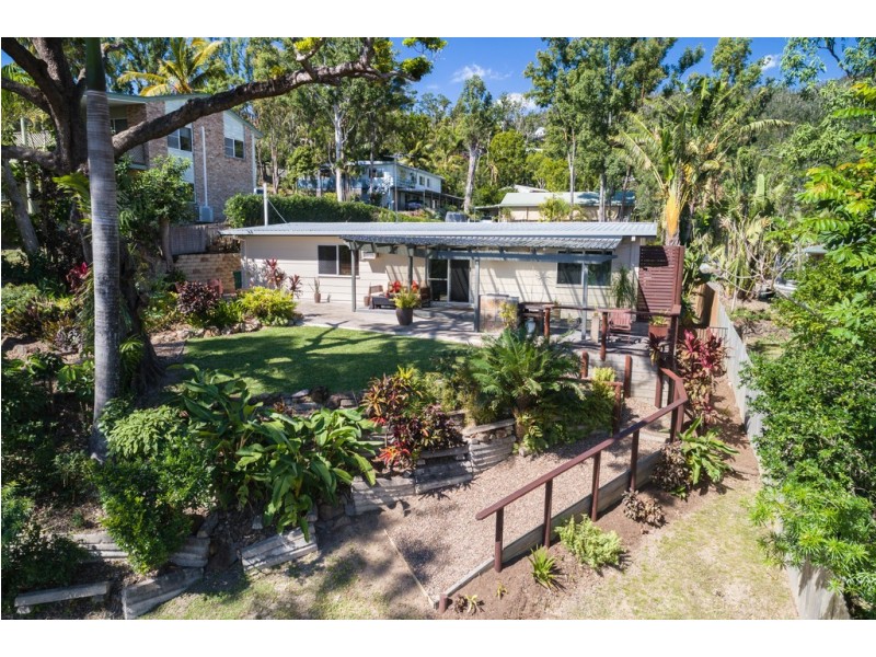 32 Manooka Drive, Cannonvale QLD 4802