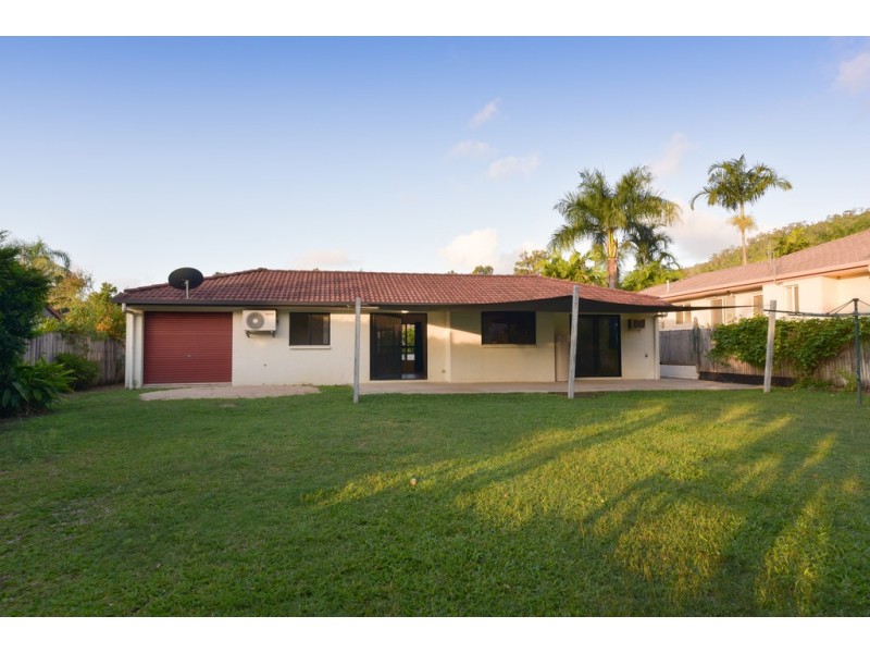 32 Valley Drive, Cannonvale QLD 4802