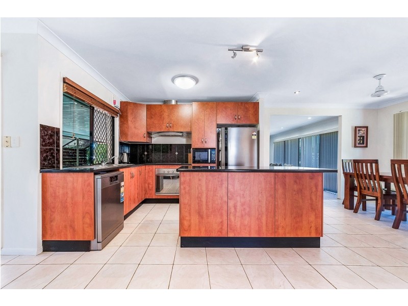 27 Banksia Court, Cannonvale QLD 4802