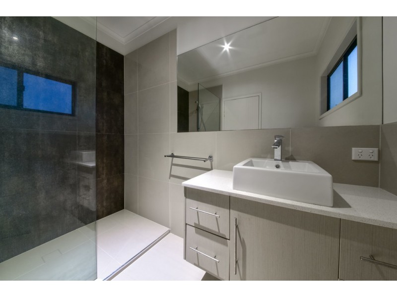 20 Scarlet Gum Crescent, Cannonvale QLD 4802