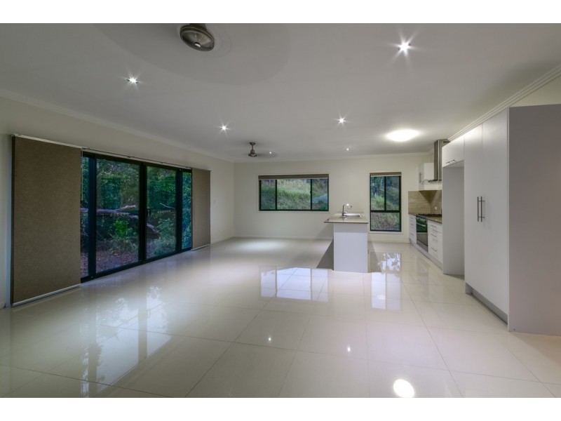 20 Scarlet Gum Crescent, Cannonvale QLD 4802