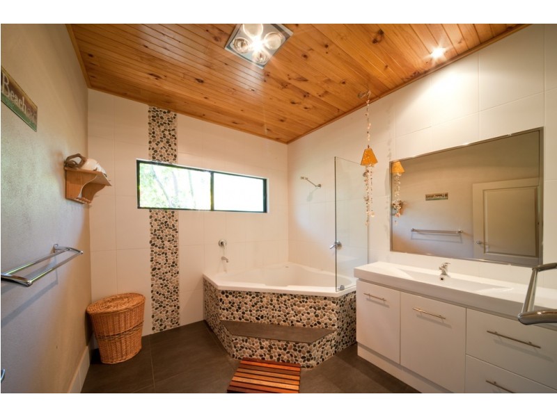 97 Muller Road, Myrtlevale QLD 4800