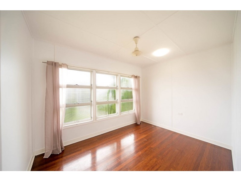 11 Holmes Street, Proserpine QLD 4800