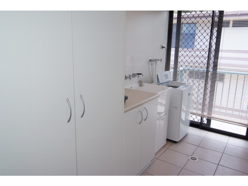 14/16 Beach Road, Cannonvale QLD 4802