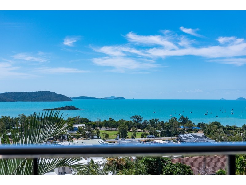 1 Woodwark Crescent, Cannonvale QLD 4802