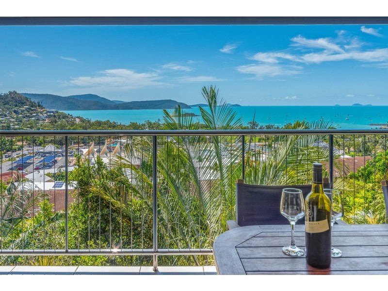 1 Woodwark Crescent, Cannonvale QLD 4802