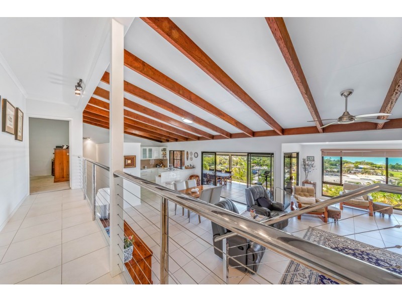 1 Woodwark Crescent, Cannonvale QLD 4802