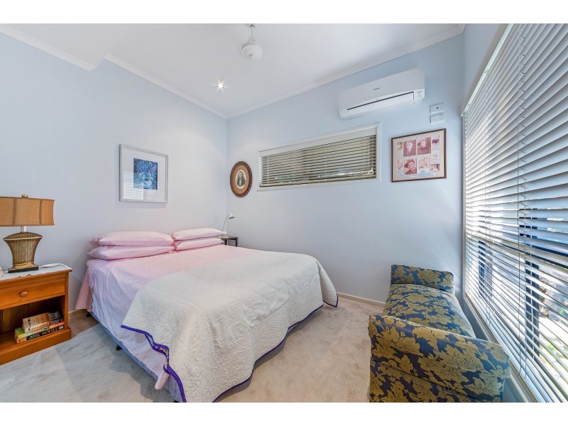 1 Woodwark Crescent, Cannonvale QLD 4802