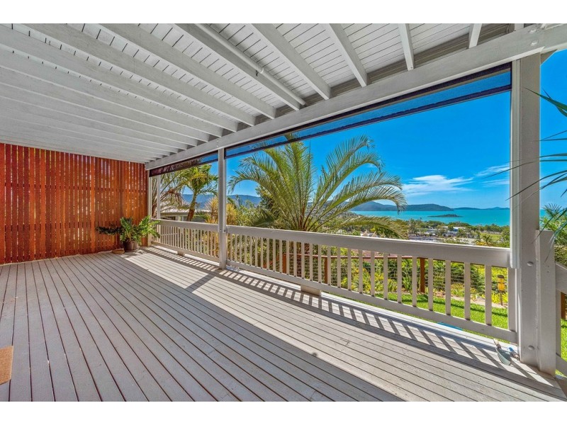 1 Woodwark Crescent, Cannonvale QLD 4802
