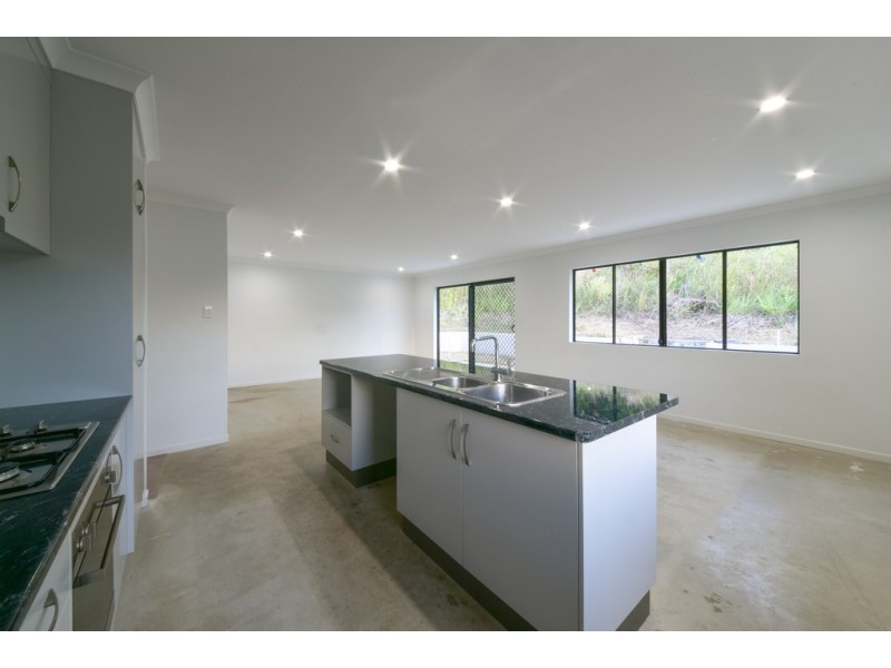 47 South Molle Boulevard, Cannonvale QLD 4802