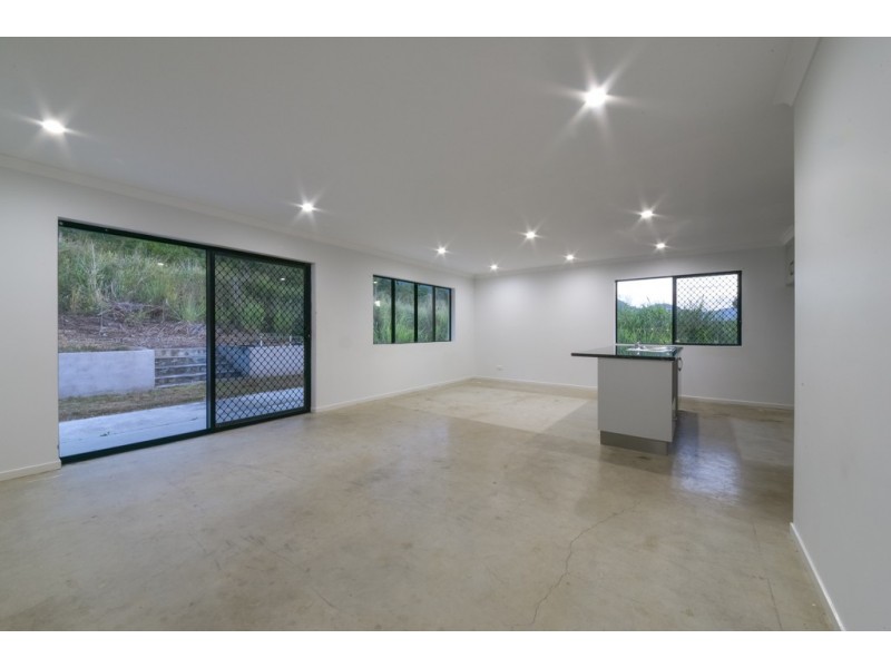 47 South Molle Boulevard, Cannonvale QLD 4802