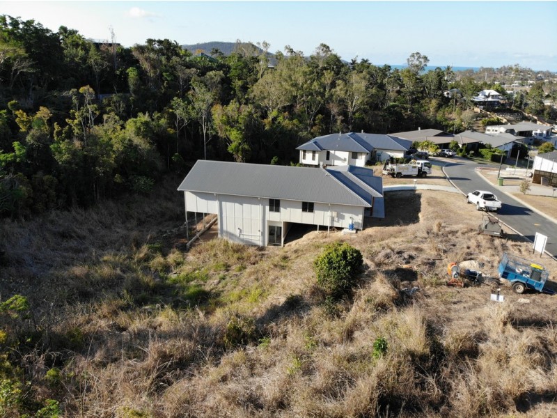 14 Scarlet Gum Crescent, Cannonvale QLD 4802