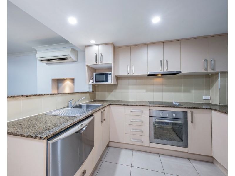 2/16 Schnapper Street, Cannonvale QLD 4802